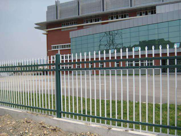 学校锌钢护栏图片1