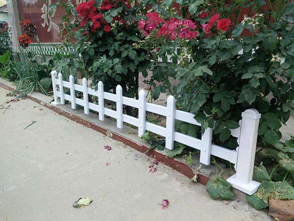 PVC花园护栏图片2